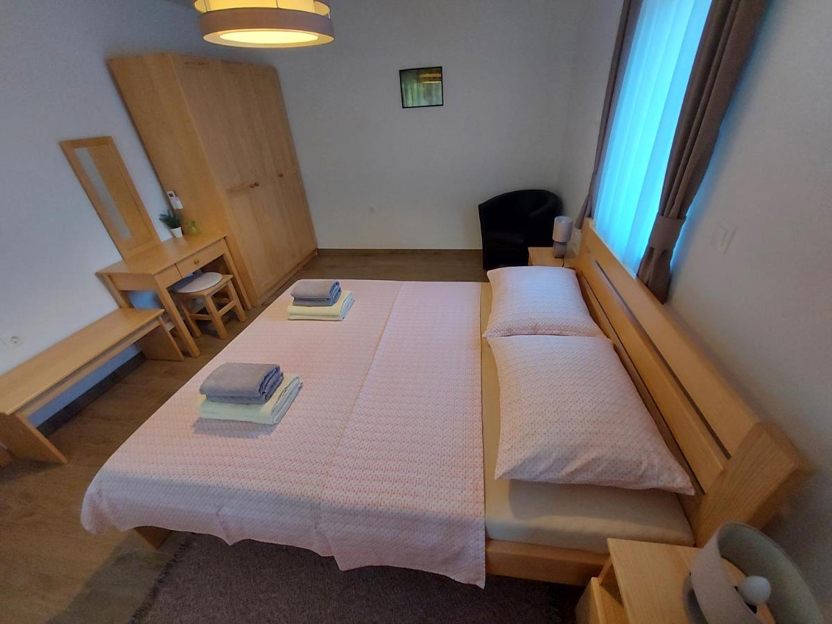 Home, Obajdin Apartment