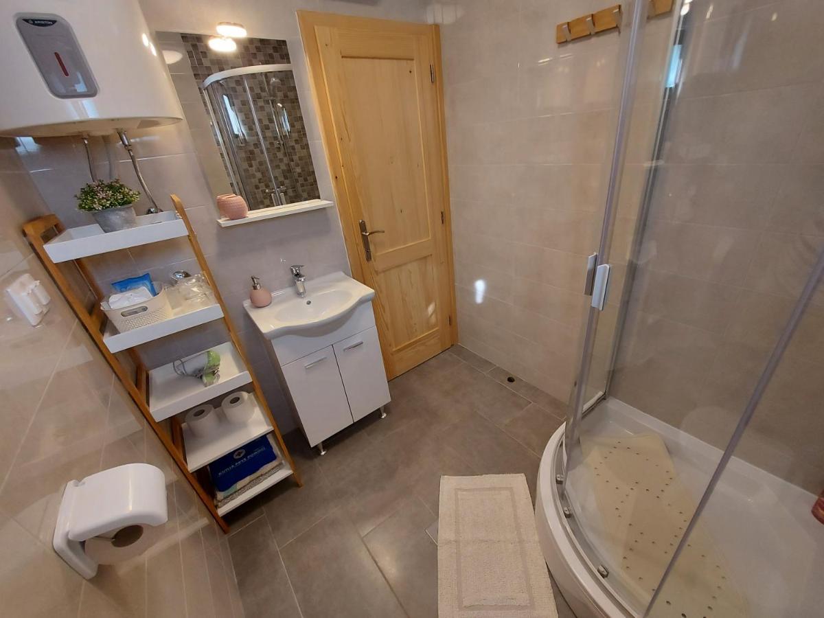 Apartment Home, Obajdin *