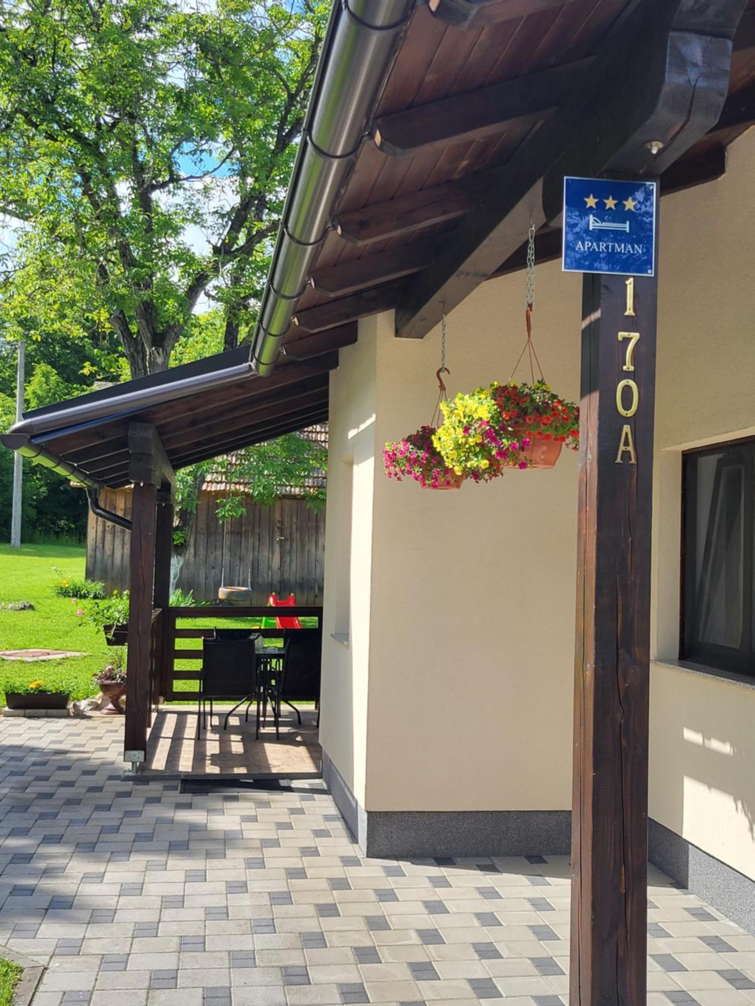 Apartment Home, Obajdin