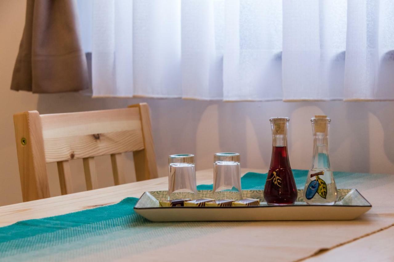 Apartment Home, Obajdin *