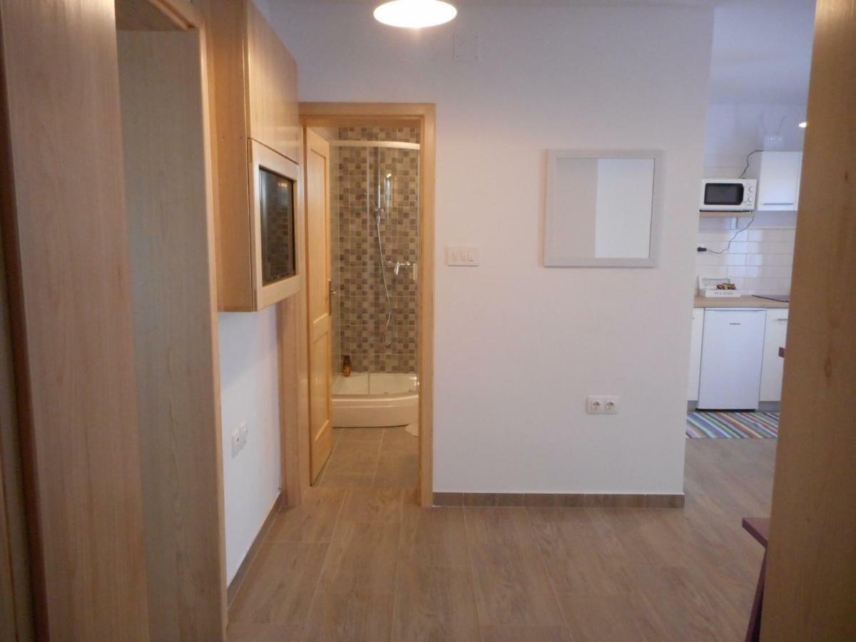 Home, Obajdin Apartment *