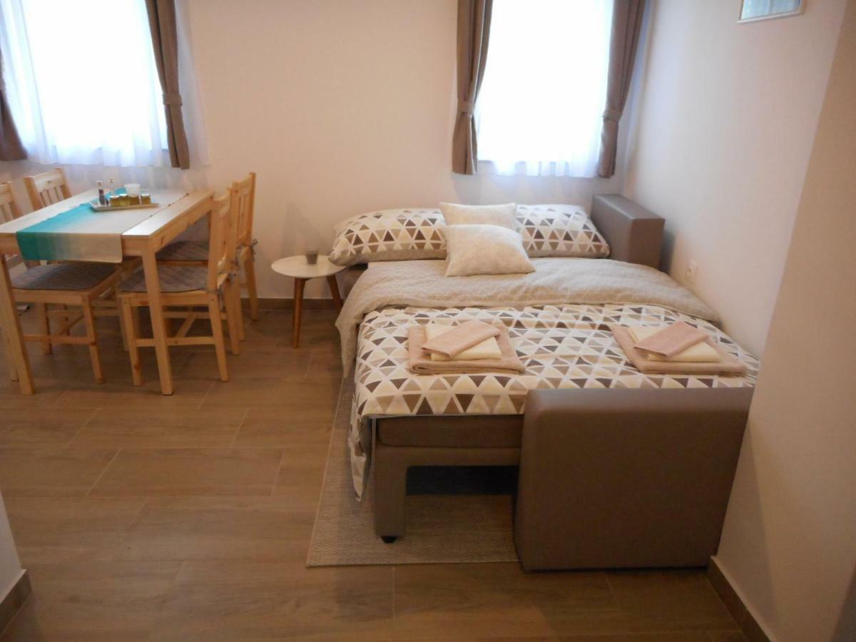Home, Obajdin Apartment Slunj